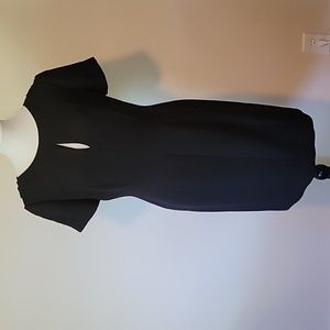 Liz Claiborne cocktail dress with short sleeves.  Fitted shesth, zip back Size 8